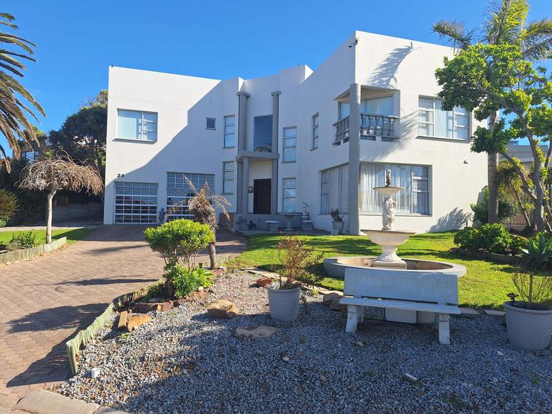 8 Bedroom Property for Sale in Bay View Western Cape